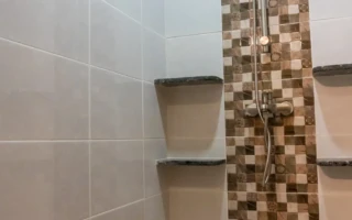3人間　淋浴