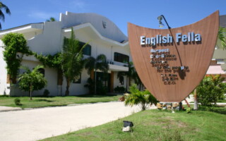 English Fella2- 學校內