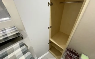 1 / 2人間　架子