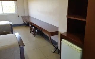 2人房書桌