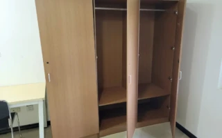 附鑰匙的置物櫃